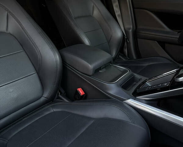 Серый Ягуар I-Pace, объемом двигателя 0 л и пробегом 59 тыс. км за 23850 $, фото 54 на Automoto.ua
