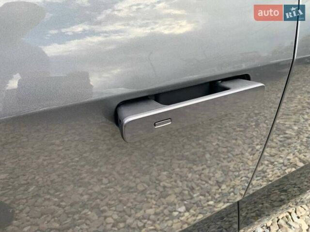 Серый Ягуар I-Pace, объемом двигателя 0 л и пробегом 147 тыс. км за 23499 $, фото 12 на Automoto.ua