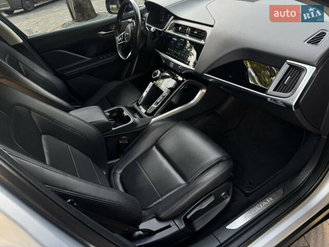 Серый Ягуар I-Pace, объемом двигателя 0 л и пробегом 158 тыс. км за 22950 $, фото 141 на Automoto.ua