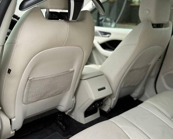 Серый Ягуар I-Pace, объемом двигателя 0 л и пробегом 102 тыс. км за 22500 $, фото 15 на Automoto.ua