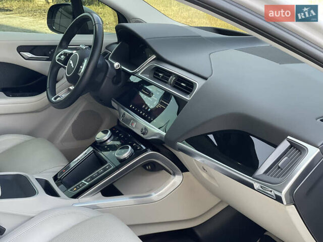 Серый Ягуар I-Pace, объемом двигателя 0 л и пробегом 146 тыс. км за 25800 $, фото 16 на Automoto.ua
