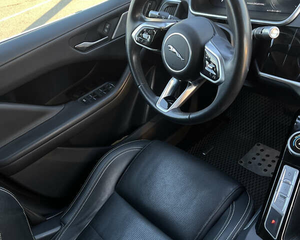 Серый Ягуар I-Pace, объемом двигателя 0 л и пробегом 60 тыс. км за 25399 $, фото 17 на Automoto.ua