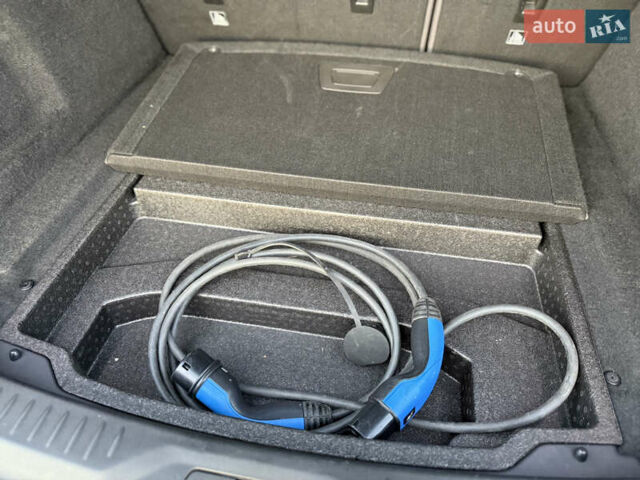 Серый Ягуар I-Pace, объемом двигателя 0 л и пробегом 144 тыс. км за 21998 $, фото 70 на Automoto.ua