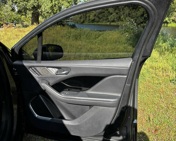 Серый Ягуар I-Pace, объемом двигателя 0 л и пробегом 49 тыс. км за 25000 $, фото 28 на Automoto.ua