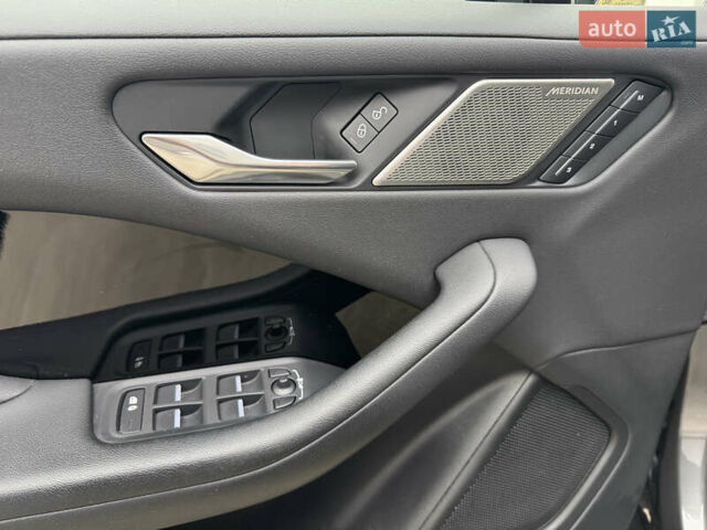 Серый Ягуар I-Pace, объемом двигателя 0 л и пробегом 127 тыс. км за 22000 $, фото 11 на Automoto.ua
