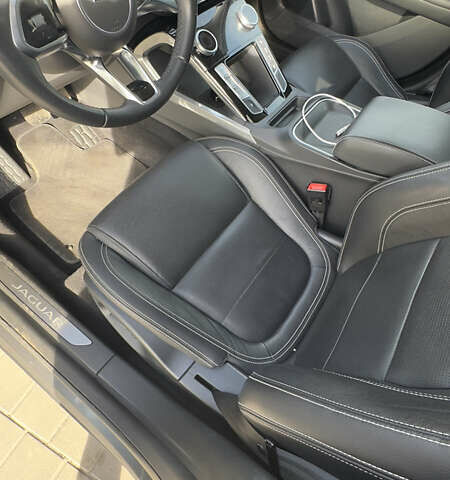 Серый Ягуар I-Pace, объемом двигателя 0 л и пробегом 74 тыс. км за 25500 $, фото 15 на Automoto.ua