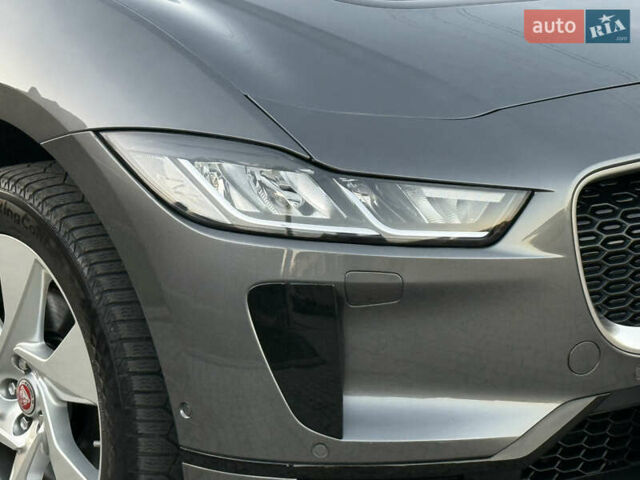 Серый Ягуар I-Pace, объемом двигателя 0 л и пробегом 88 тыс. км за 23200 $, фото 5 на Automoto.ua