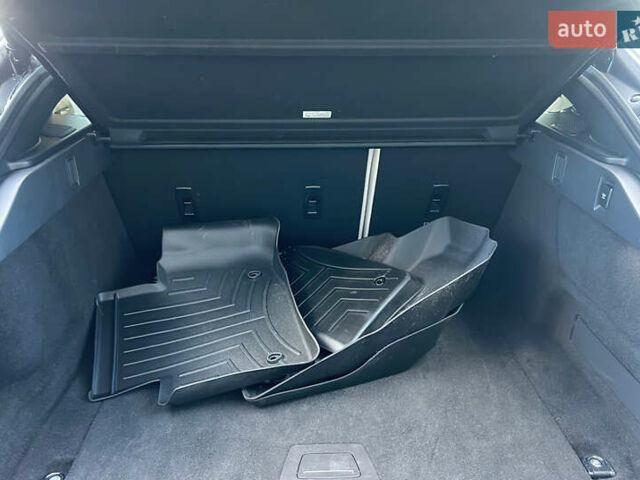 Серый Ягуар I-Pace, объемом двигателя 0 л и пробегом 66 тыс. км за 19800 $, фото 5 на Automoto.ua