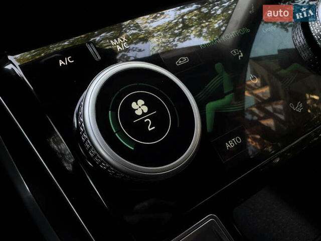 Серый Ягуар I-Pace, объемом двигателя 0 л и пробегом 158 тыс. км за 22950 $, фото 192 на Automoto.ua