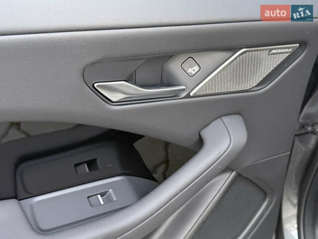 Серый Ягуар I-Pace, объемом двигателя 0 л и пробегом 88 тыс. км за 23200 $, фото 56 на Automoto.ua