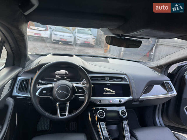 Серый Ягуар I-Pace, объемом двигателя 0 л и пробегом 120 тыс. км за 21499 $, фото 42 на Automoto.ua