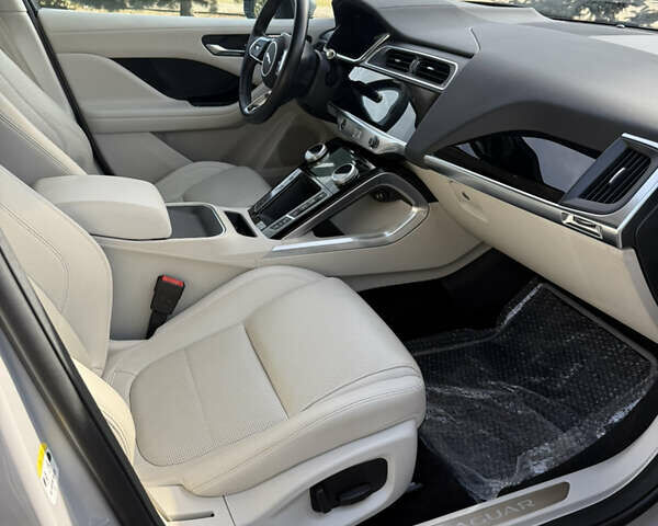 Серый Ягуар I-Pace, объемом двигателя 0 л и пробегом 137 тыс. км за 26800 $, фото 19 на Automoto.ua