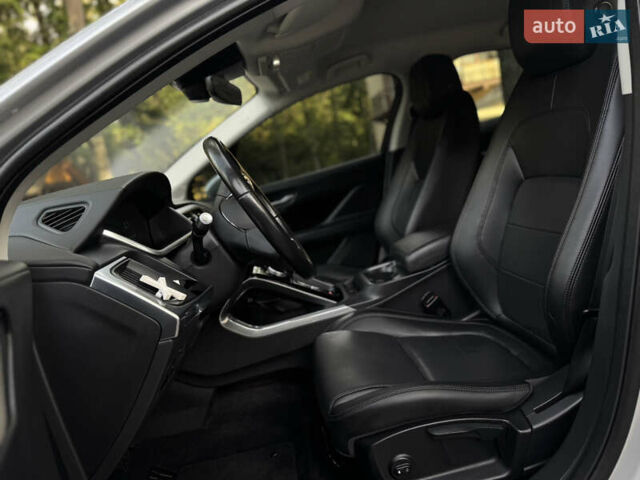Серый Ягуар I-Pace, объемом двигателя 0 л и пробегом 158 тыс. км за 22950 $, фото 31 на Automoto.ua
