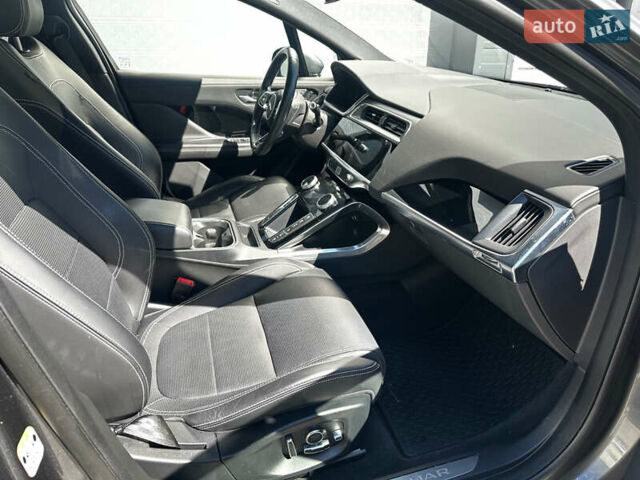 Серый Ягуар I-Pace, объемом двигателя 0 л и пробегом 82 тыс. км за 21500 $, фото 7 на Automoto.ua