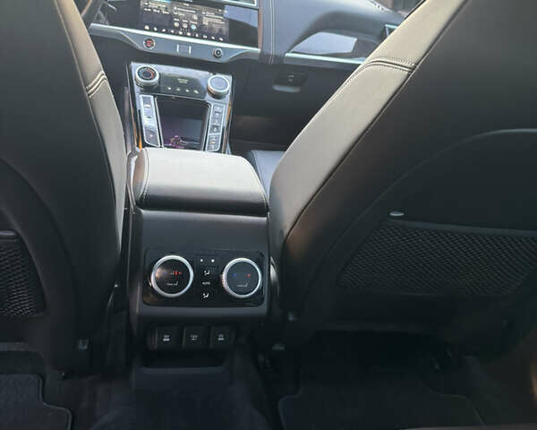 Серый Ягуар I-Pace, объемом двигателя 0 л и пробегом 120 тыс. км за 21499 $, фото 83 на Automoto.ua