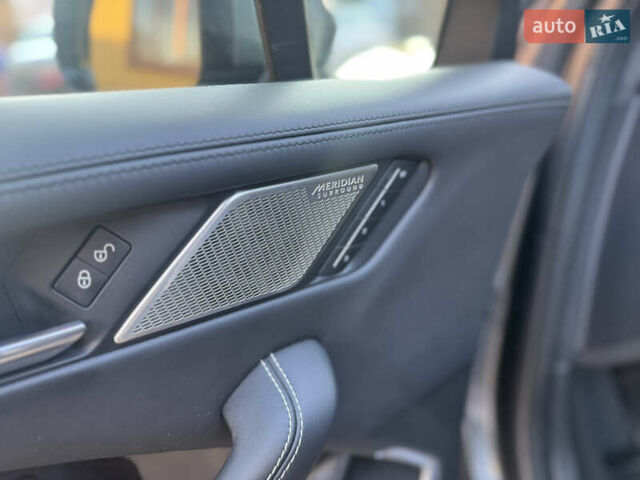 Серый Ягуар I-Pace, объемом двигателя 0 л и пробегом 120 тыс. км за 21499 $, фото 14 на Automoto.ua