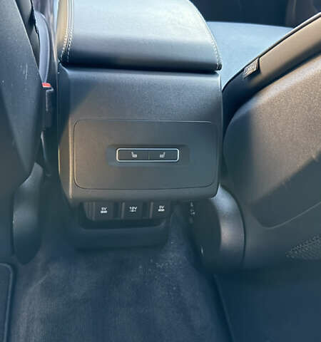 Серый Ягуар I-Pace, объемом двигателя 0 л и пробегом 87 тыс. км за 28300 $, фото 32 на Automoto.ua