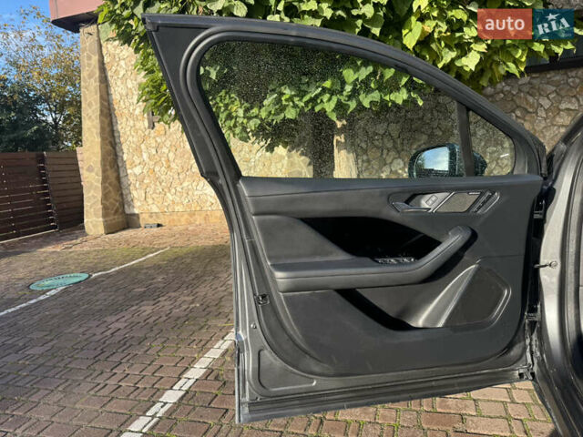Серый Ягуар I-Pace, объемом двигателя 0 л и пробегом 86 тыс. км за 23599 $, фото 28 на Automoto.ua
