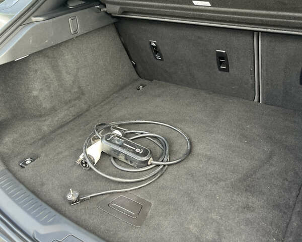 Серый Ягуар I-Pace, объемом двигателя 0 л и пробегом 101 тыс. км за 25300 $, фото 18 на Automoto.ua