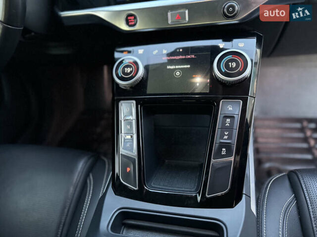 Серый Ягуар I-Pace, объемом двигателя 0 л и пробегом 144 тыс. км за 21998 $, фото 29 на Automoto.ua