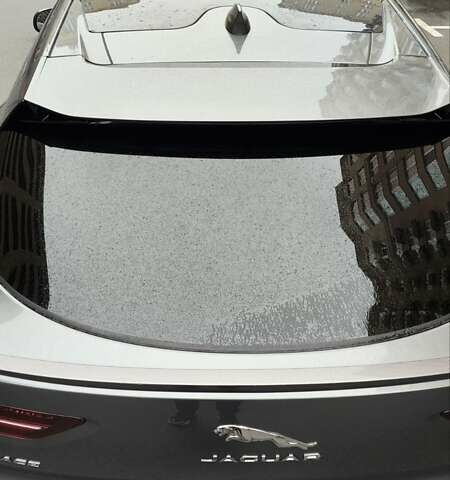 Серый Ягуар I-Pace, объемом двигателя 0 л и пробегом 66 тыс. км за 25500 $, фото 13 на Automoto.ua