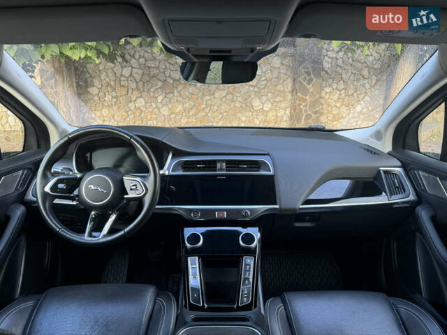 Серый Ягуар I-Pace, объемом двигателя 0 л и пробегом 86 тыс. км за 23599 $, фото 25 на Automoto.ua