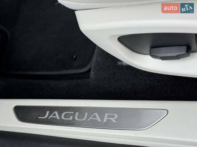 Серый Ягуар I-Pace, объемом двигателя 0 л и пробегом 80 тыс. км за 23900 $, фото 74 на Automoto.ua