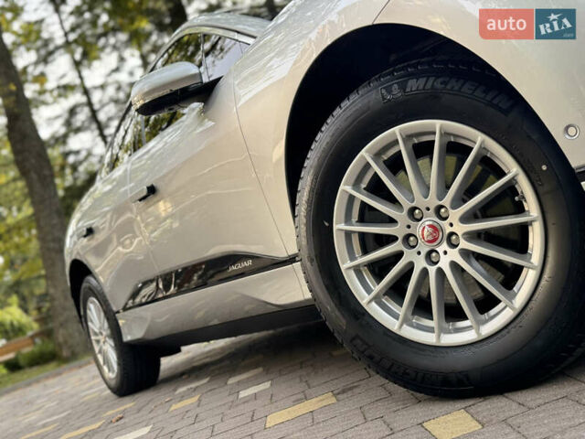 Серый Ягуар I-Pace, объемом двигателя 0 л и пробегом 158 тыс. км за 22950 $, фото 108 на Automoto.ua