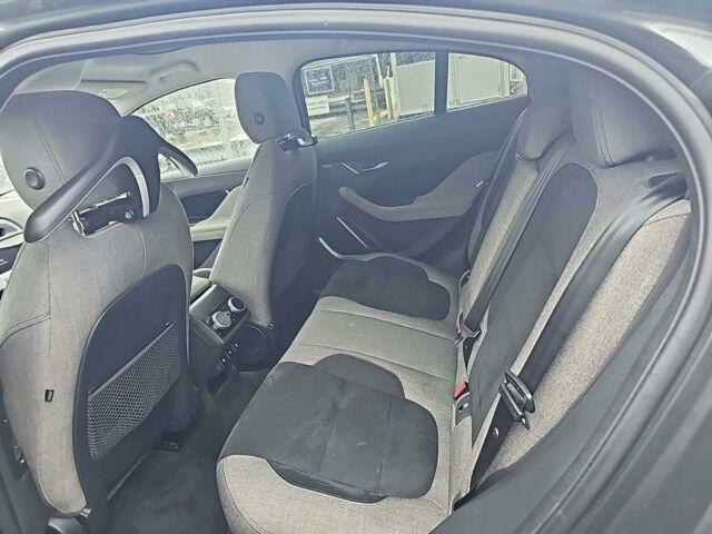 Серый Ягуар I-Pace, объемом двигателя 0 л и пробегом 83 тыс. км за 23900 $, фото 8 на Automoto.ua