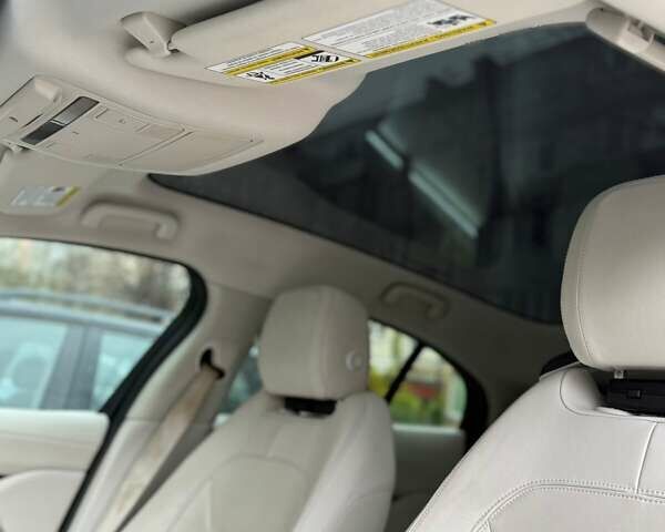 Серый Ягуар I-Pace, объемом двигателя 0 л и пробегом 102 тыс. км за 22500 $, фото 10 на Automoto.ua