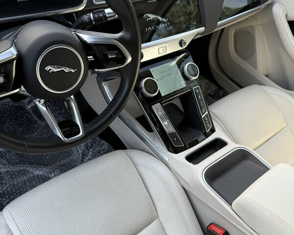Серый Ягуар I-Pace, объемом двигателя 0 л и пробегом 137 тыс. км за 26800 $, фото 25 на Automoto.ua