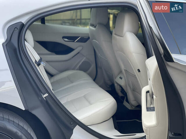 Серый Ягуар I-Pace, объемом двигателя 0 л и пробегом 146 тыс. км за 25800 $, фото 19 на Automoto.ua