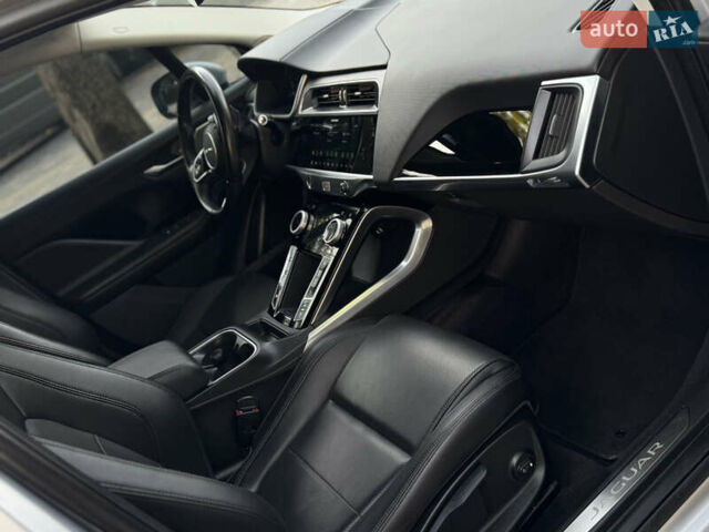 Серый Ягуар I-Pace, объемом двигателя 0 л и пробегом 158 тыс. км за 22950 $, фото 136 на Automoto.ua