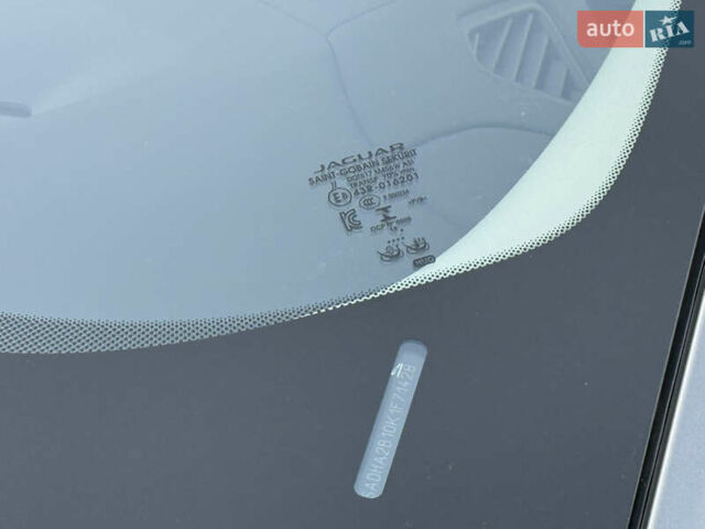 Серый Ягуар I-Pace, объемом двигателя 0 л и пробегом 88 тыс. км за 23200 $, фото 8 на Automoto.ua