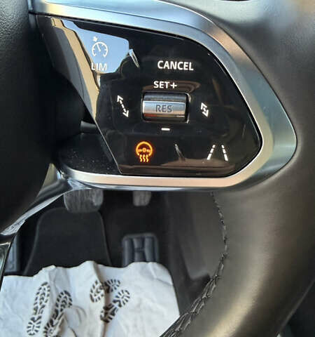 Серый Ягуар I-Pace, объемом двигателя 0 л и пробегом 87 тыс. км за 28300 $, фото 27 на Automoto.ua