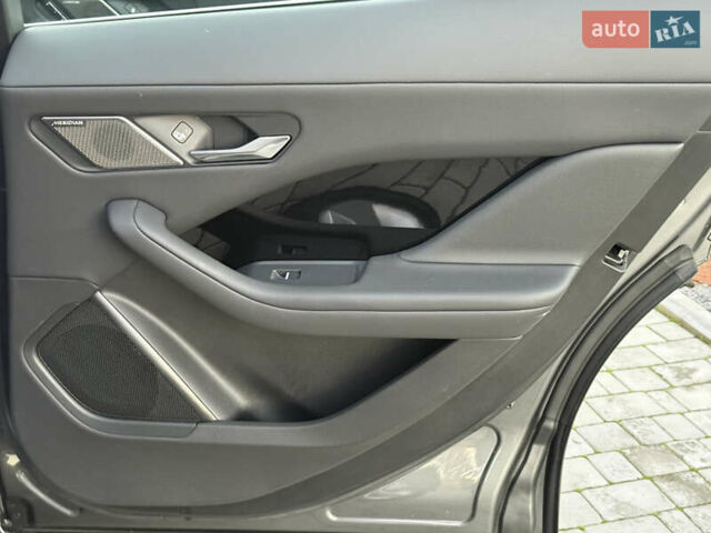 Серый Ягуар I-Pace, объемом двигателя 0 л и пробегом 88 тыс. км за 23200 $, фото 69 на Automoto.ua