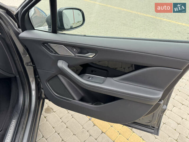 Серый Ягуар I-Pace, объемом двигателя 0 л и пробегом 148 тыс. км за 23499 $, фото 32 на Automoto.ua