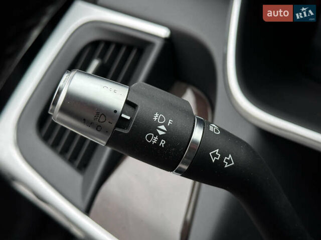 Серый Ягуар I-Pace, объемом двигателя 0 л и пробегом 163 тыс. км за 26500 $, фото 65 на Automoto.ua