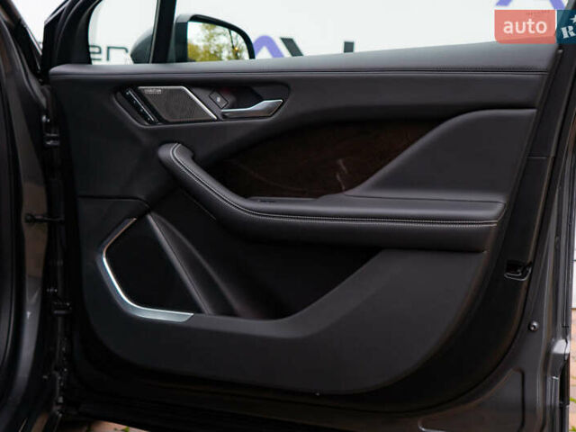 Серый Ягуар I-Pace, объемом двигателя 0 л и пробегом 78 тыс. км за 27000 $, фото 62 на Automoto.ua