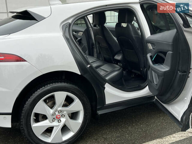 Серый Ягуар I-Pace, объемом двигателя 0 л и пробегом 87 тыс. км за 25500 $, фото 32 на Automoto.ua
