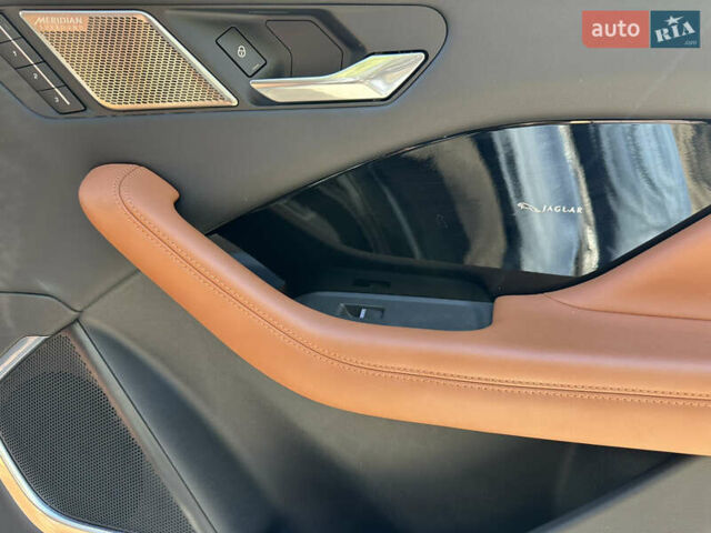 Серый Ягуар I-Pace, объемом двигателя 0 л и пробегом 60 тыс. км за 29000 $, фото 20 на Automoto.ua