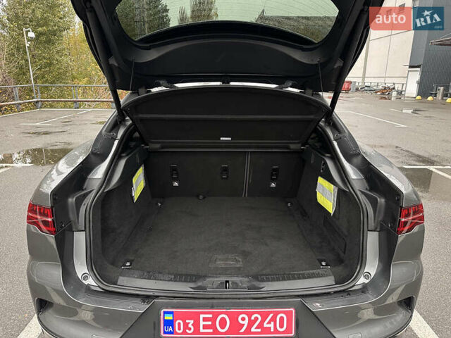 Серый Ягуар I-Pace, объемом двигателя 0 л и пробегом 163 тыс. км за 26500 $, фото 115 на Automoto.ua
