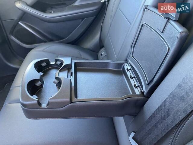 Серый Ягуар I-Pace, объемом двигателя 0 л и пробегом 95 тыс. км за 23900 $, фото 81 на Automoto.ua