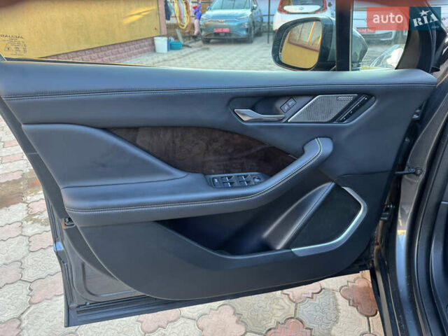 Серый Ягуар I-Pace, объемом двигателя 0 л и пробегом 120 тыс. км за 21499 $, фото 12 на Automoto.ua