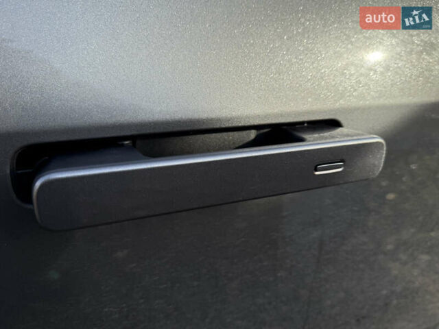 Серый Ягуар I-Pace, объемом двигателя 0 л и пробегом 112 тыс. км за 22999 $, фото 56 на Automoto.ua