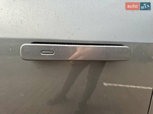 Серый Ягуар I-Pace, объемом двигателя 0 л и пробегом 86 тыс. км за 23599 $, фото 17 на Automoto.ua