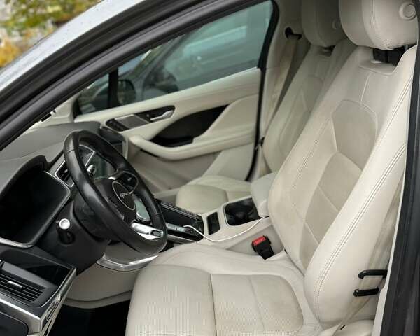 Серый Ягуар I-Pace, объемом двигателя 0 л и пробегом 102 тыс. км за 22500 $, фото 7 на Automoto.ua