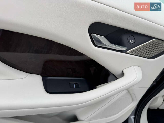 Серый Ягуар I-Pace, объемом двигателя 0 л и пробегом 80 тыс. км за 23900 $, фото 66 на Automoto.ua