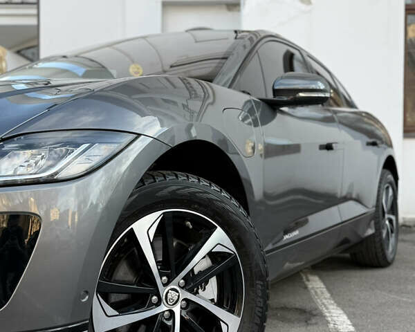 Серый Ягуар I-Pace, объемом двигателя 0 л и пробегом 59 тыс. км за 23850 $, фото 4 на Automoto.ua