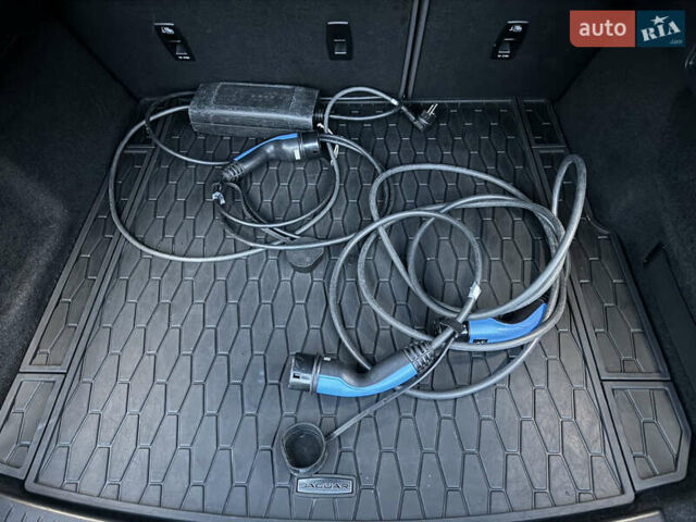 Серый Ягуар I-Pace, объемом двигателя 0 л и пробегом 86 тыс. км за 23599 $, фото 55 на Automoto.ua
